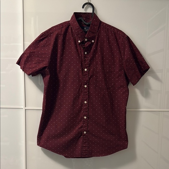 A&E Men's Burgundy Polka Dot Shirt - Picture 1 of 4